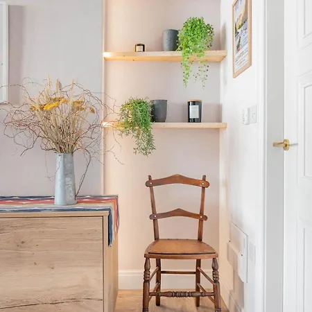 Esperance - Brand New Luxury With Parking