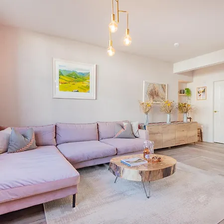 Esperance - Brand New Luxury With Parking *